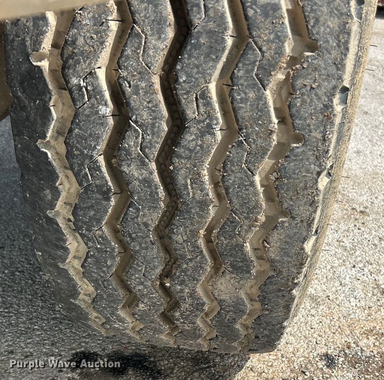 image for item EK4553 1997 Ford LT9513 dump truck