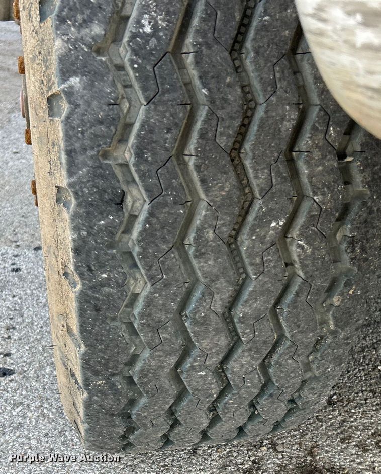 image for item EK4553 1997 Ford LT9513 dump truck