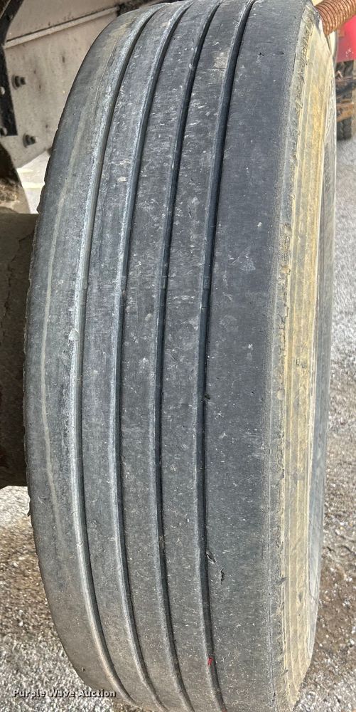 image for item EK4553 1997 Ford LT9513 dump truck