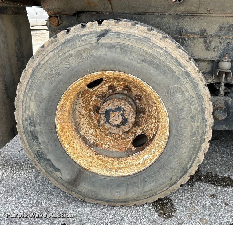 image for item EK4553 1997 Ford LT9513 dump truck