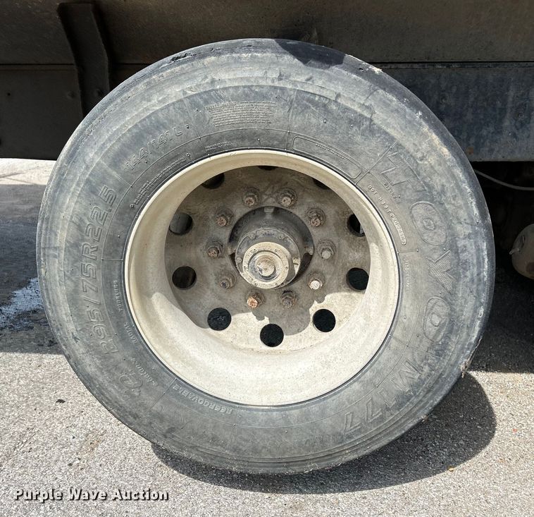 image for item EK4553 1997 Ford LT9513 dump truck