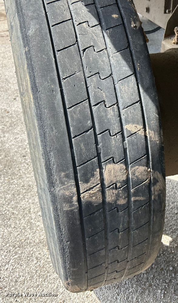 image for item EK4553 1997 Ford LT9513 dump truck