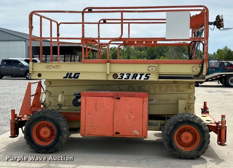 image for item EK4554 1996 JLG 33RTS scissor lift