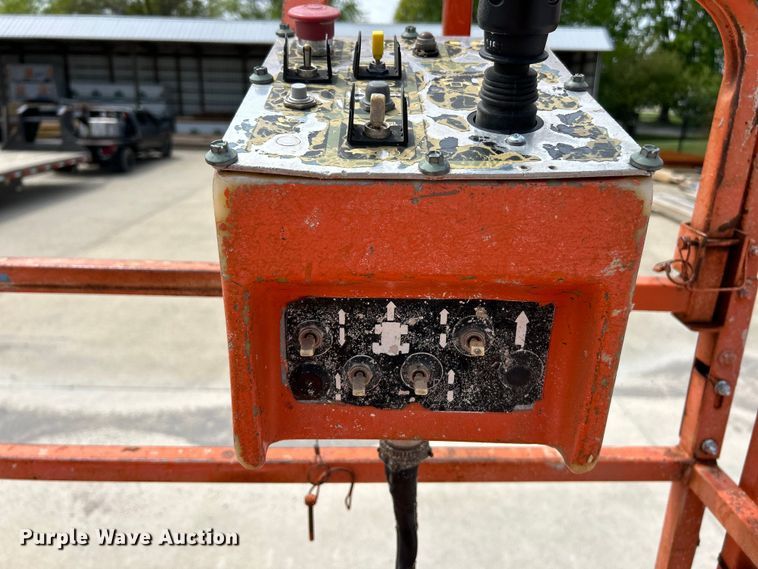 image for item EK4554 1996 JLG 33RTS scissor lift