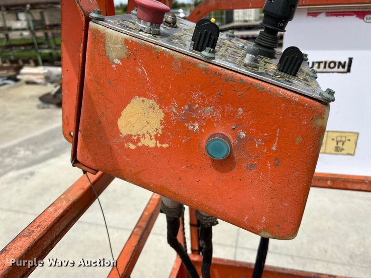 image for item EK4554 1996 JLG 33RTS scissor lift