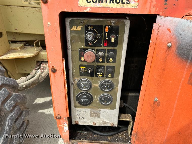 image for item EK4554 1996 JLG 33RTS scissor lift