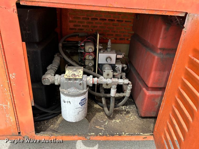 image for item EK4554 1996 JLG 33RTS scissor lift