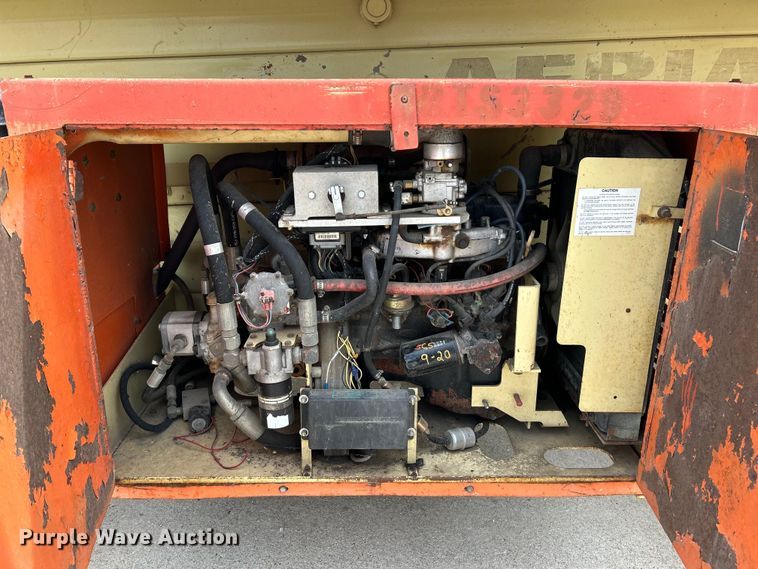 image for item EK4554 1996 JLG 33RTS scissor lift