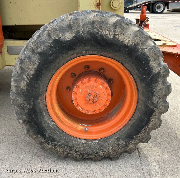 image for item EK4554 1996 JLG 33RTS scissor lift