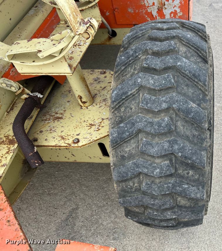 image for item EK4554 1996 JLG 33RTS scissor lift