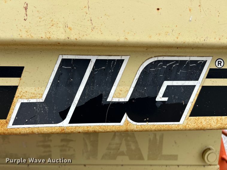 image for item EK4554 1996 JLG 33RTS scissor lift