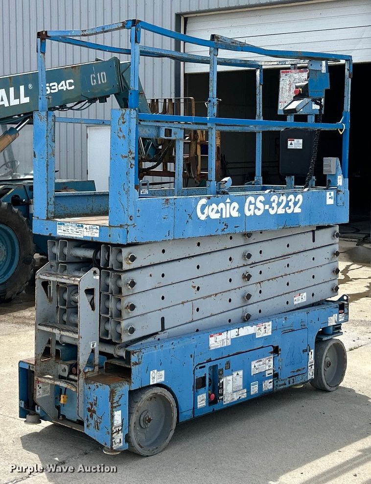 image for item EK4555 2011 Genie GS-3232 scissor lift