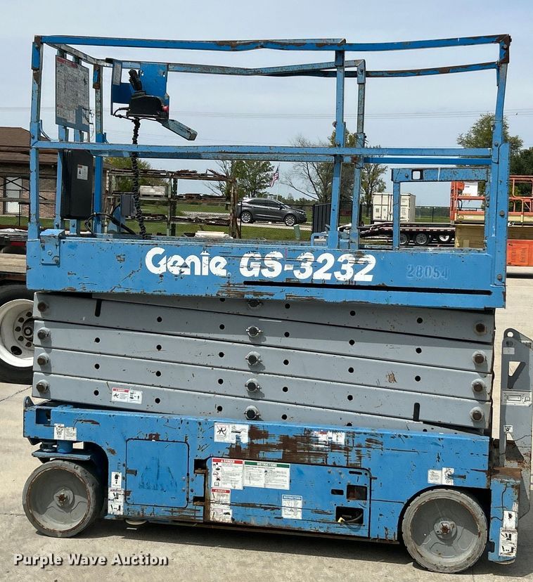 image for item EK4555 2011 Genie GS-3232 scissor lift
