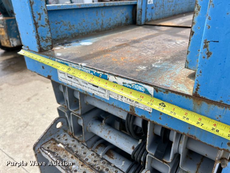 image for item EK4555 2011 Genie GS-3232 scissor lift