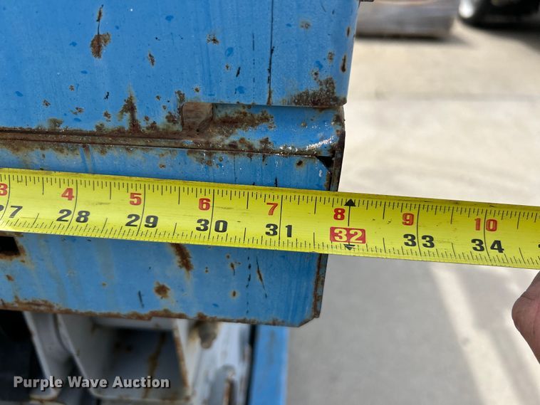 image for item EK4555 2011 Genie GS-3232 scissor lift