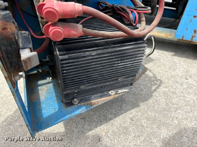 image for item EK4555 2011 Genie GS-3232 scissor lift