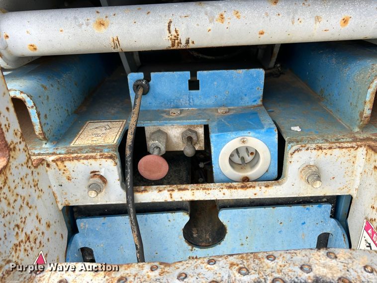 image for item EK4555 2011 Genie GS-3232 scissor lift