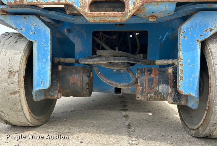 image for item EK4555 2011 Genie GS-3232 scissor lift