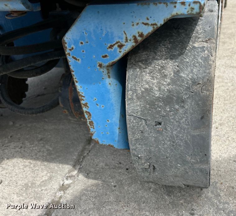 image for item EK4555 2011 Genie GS-3232 scissor lift