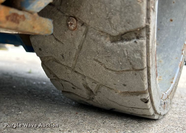 image for item EK4555 2011 Genie GS-3232 scissor lift