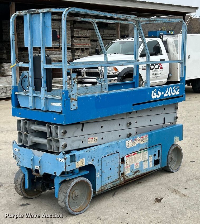 image for item EK4557 2007 Genie GS-2032 scissor lift
