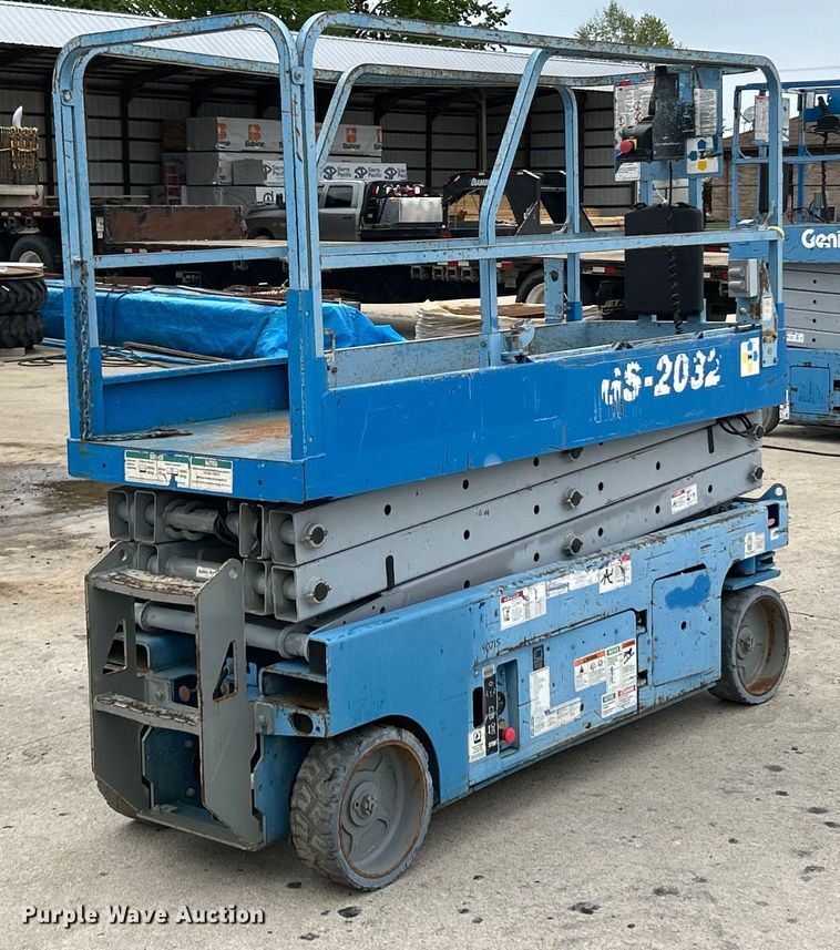 image for item EK4557 2007 Genie GS-2032 scissor lift