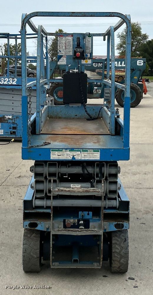 image for item EK4557 2007 Genie GS-2032 scissor lift
