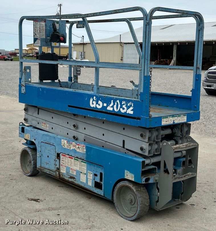 image for item EK4557 2007 Genie GS-2032 scissor lift