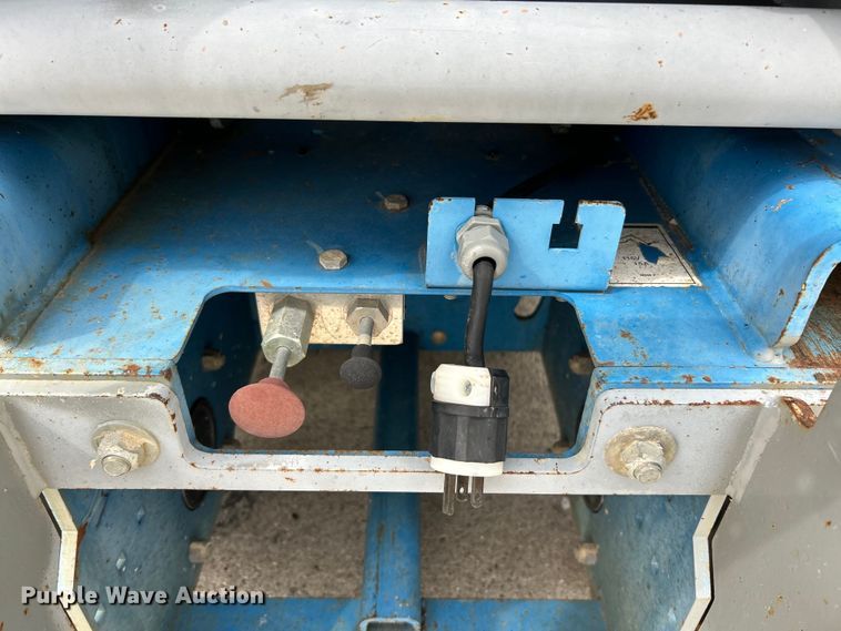 image for item EK4557 2007 Genie GS-2032 scissor lift