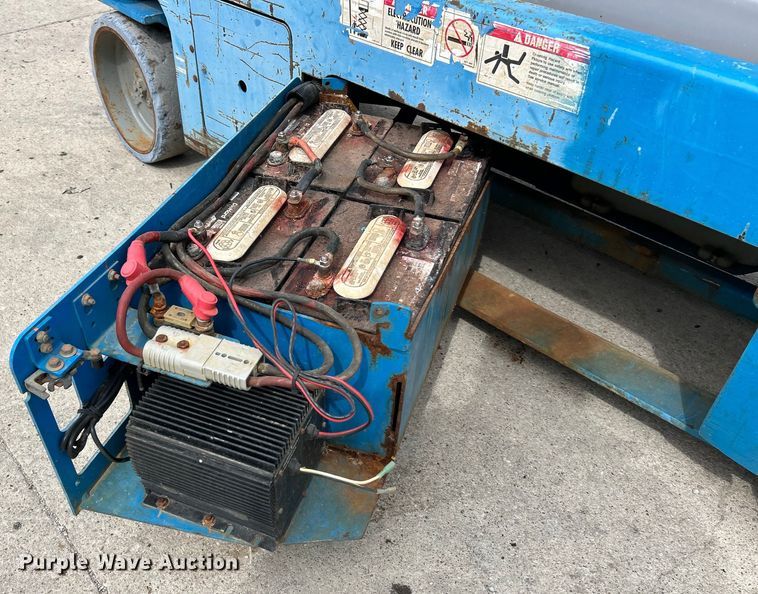 image for item EK4557 2007 Genie GS-2032 scissor lift