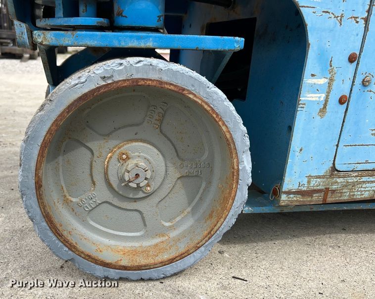 image for item EK4557 2007 Genie GS-2032 scissor lift