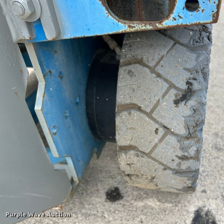 image for item EK4557 2007 Genie GS-2032 scissor lift