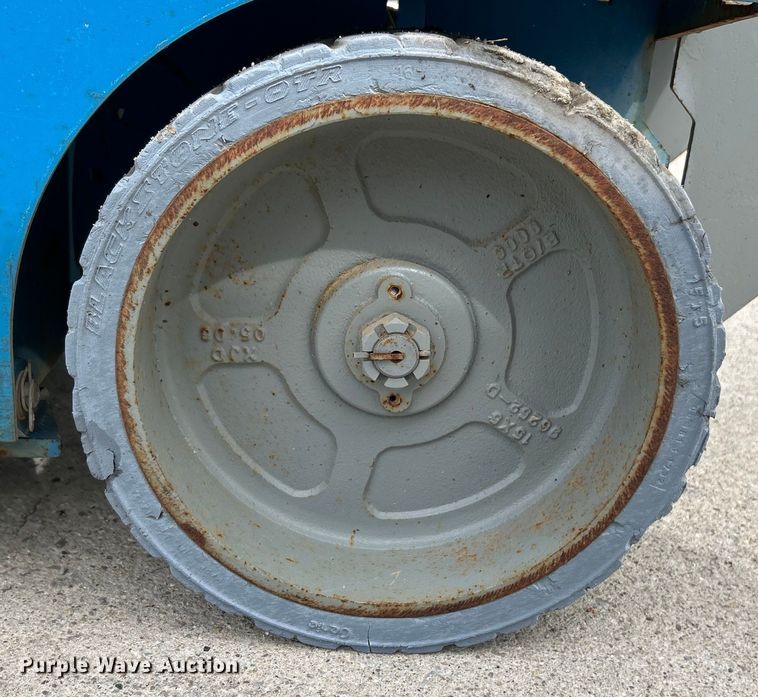 image for item EK4557 2007 Genie GS-2032 scissor lift