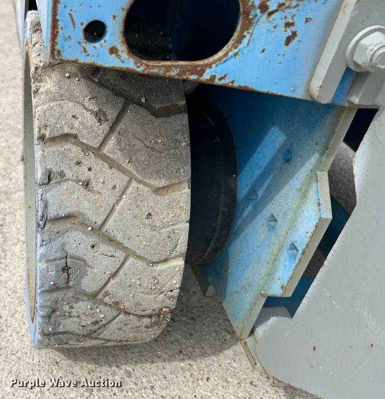 image for item EK4557 2007 Genie GS-2032 scissor lift