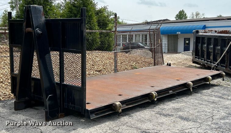 image for item EK4565 Hooklift flatbed