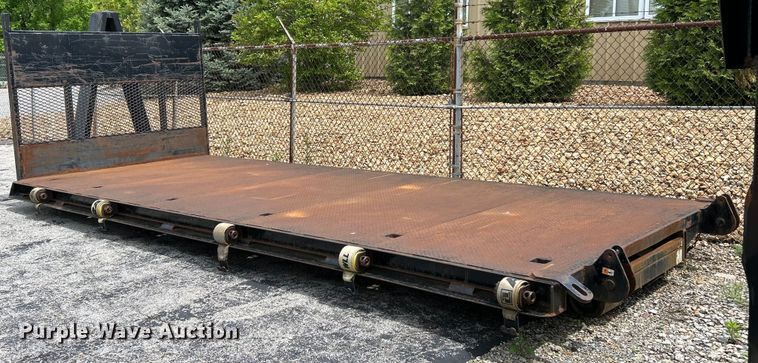 image for item EK4565 Hooklift flatbed