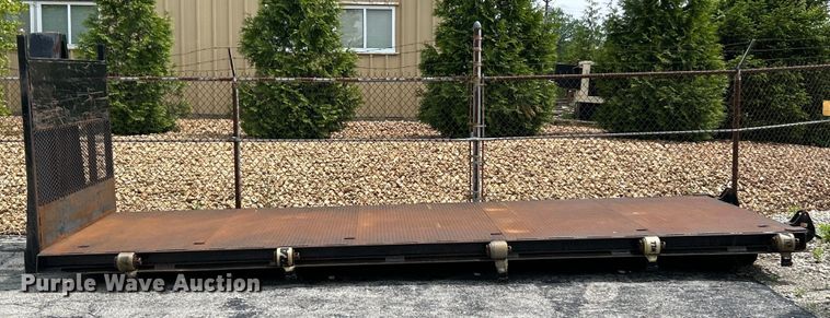 image for item EK4565 Hooklift flatbed