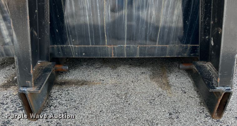 image for item EK4565 Hooklift flatbed