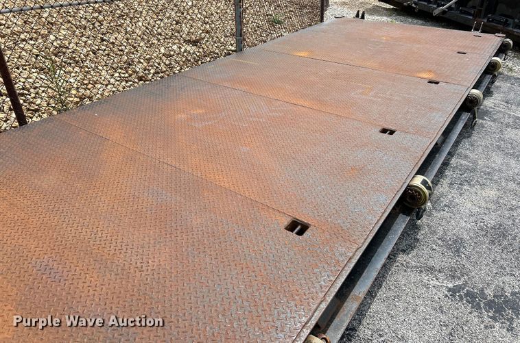 image for item EK4565 Hooklift flatbed