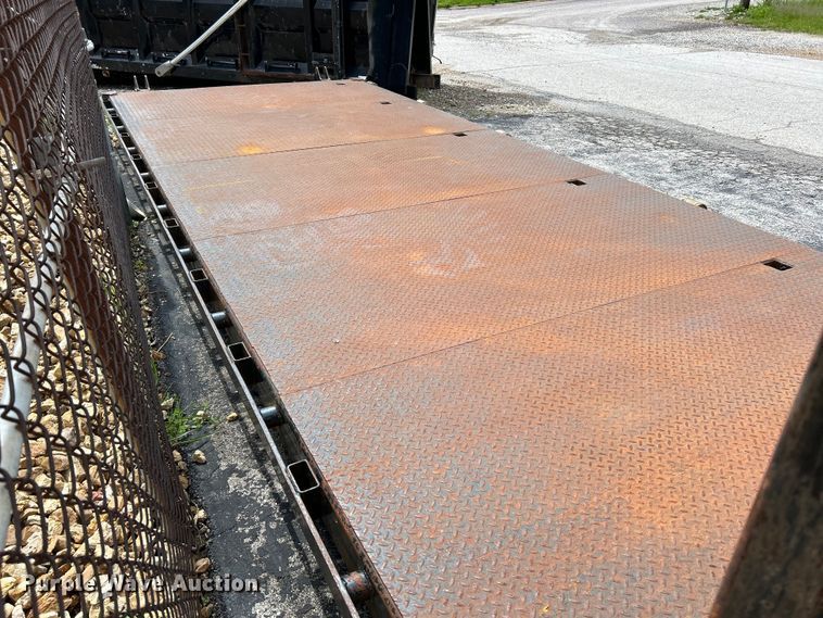 image for item EK4565 Hooklift flatbed