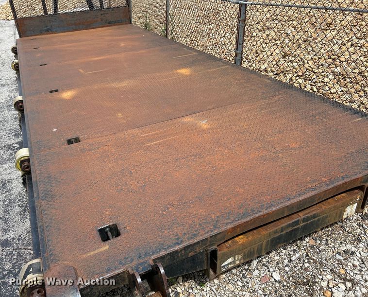 image for item EK4565 Hooklift flatbed