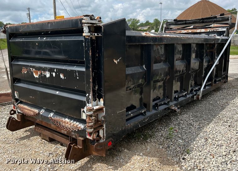 Hooklift dump bed in St. Louis, MO Item EK4566 for sale Purple Wave