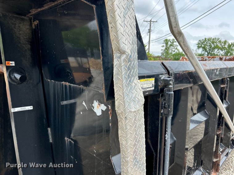 Hooklift dump bed in St. Louis, MO Item EK4566 for sale Purple Wave