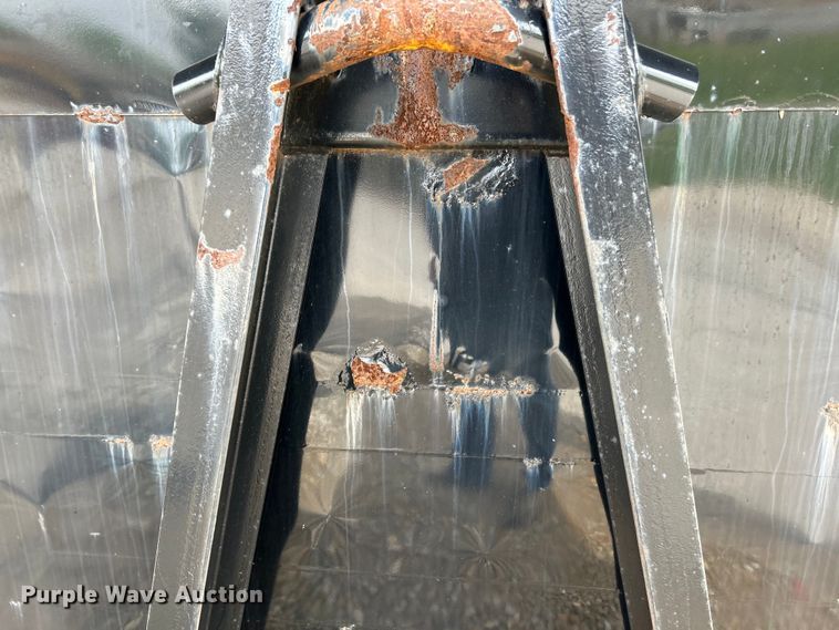 Hooklift dump bed in St. Louis, MO Item EK4566 for sale Purple Wave