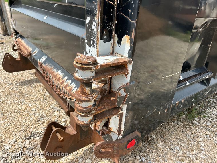 Hooklift dump bed in St. Louis, MO Item EK4566 for sale Purple Wave