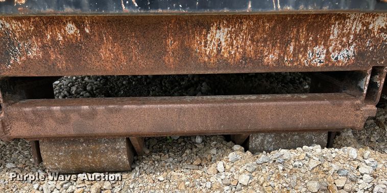 image for item EK4566 Hooklift dump bed