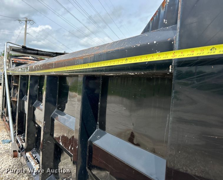 Hooklift dump bed in St. Louis, MO Item EK4566 for sale Purple Wave