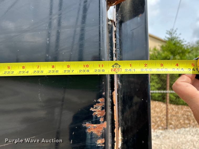 Hooklift dump bed in St. Louis, MO Item EK4566 for sale Purple Wave