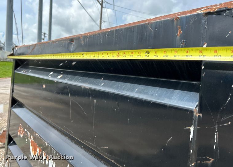 Hooklift dump bed in St. Louis, MO Item EK4566 for sale Purple Wave