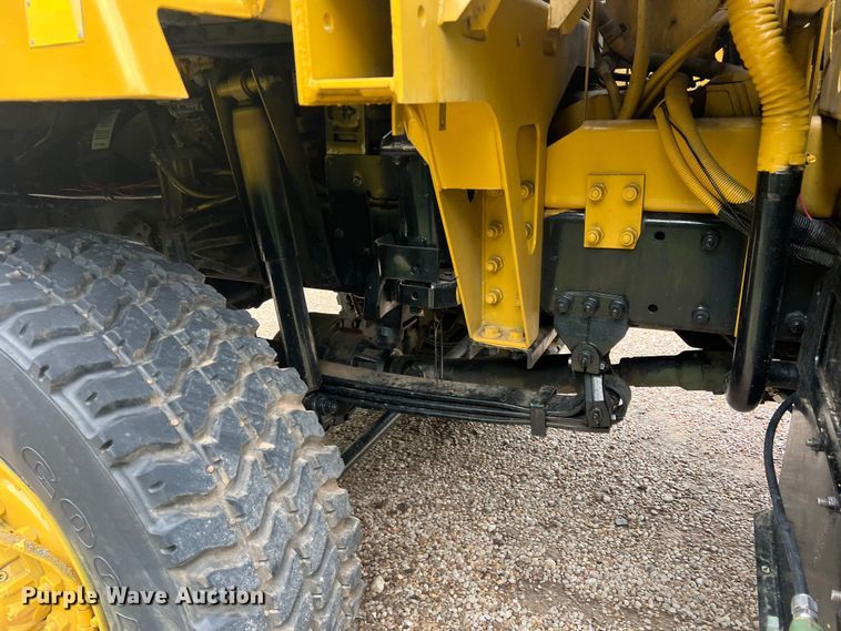 image for item JS9958 1997 Stewart and Stevenson  flatbed truck